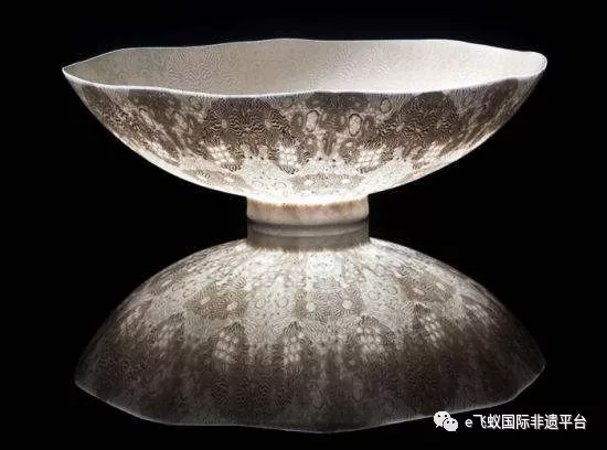 赞美一幅幅动人心弦的作品,如同在赞叹艺术家的灵魂。每一帧照片,都是瞬间被永恒捕捉的艺术品。